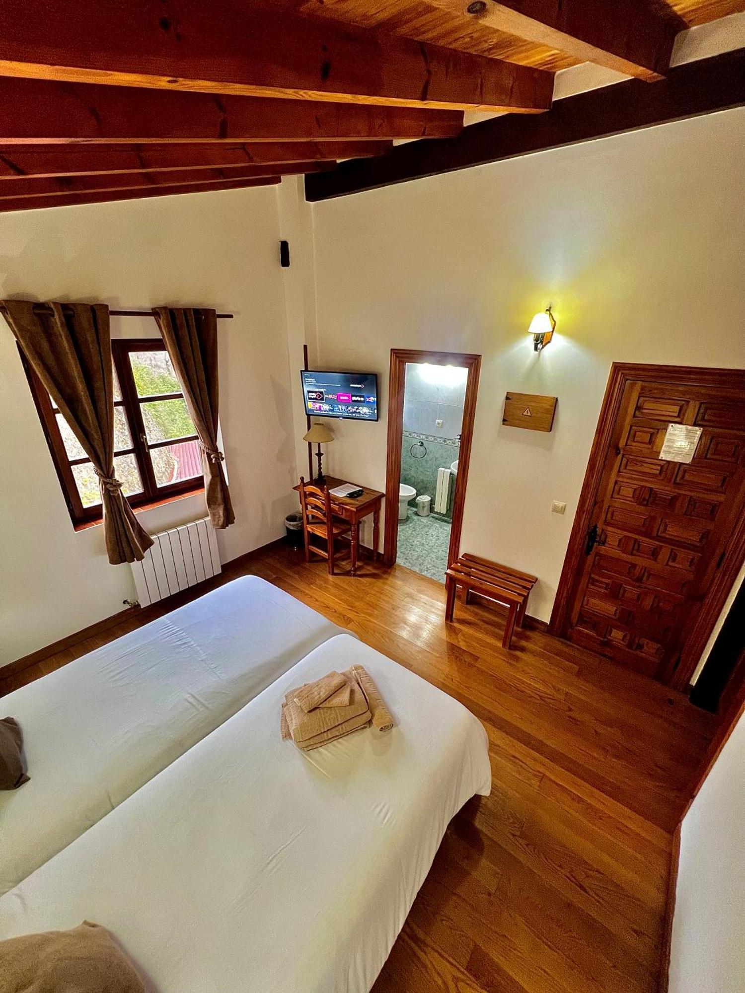Hotel Rural El Sestil Dobres Exterior foto