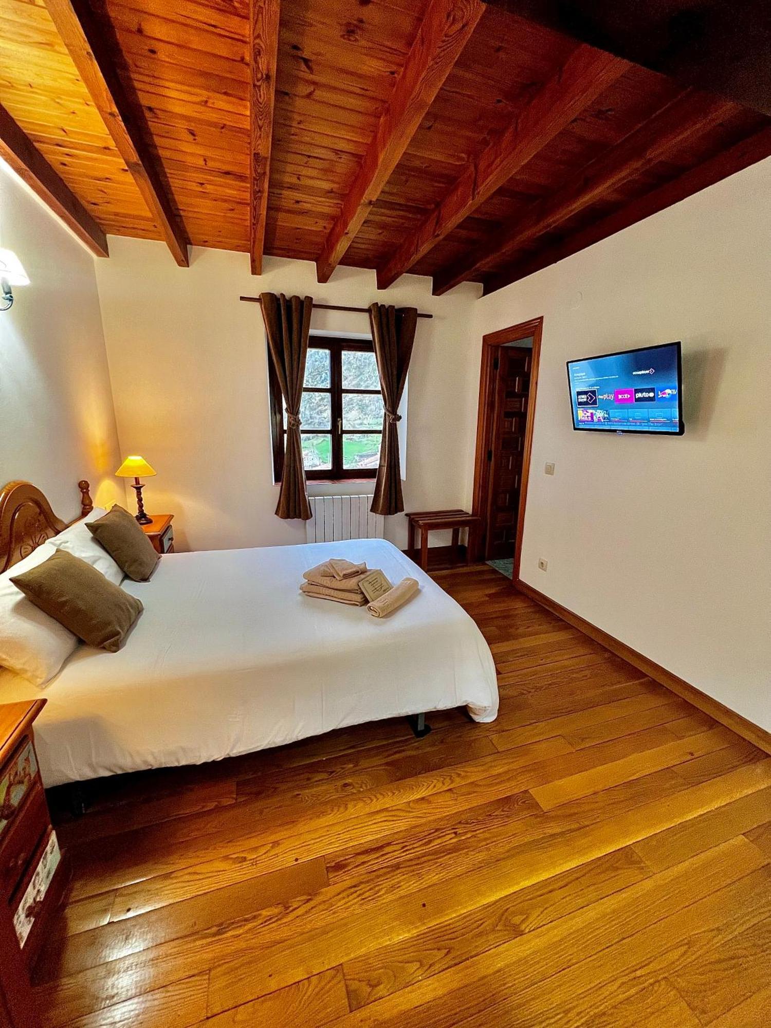 Hotel Rural El Sestil Dobres Exterior foto